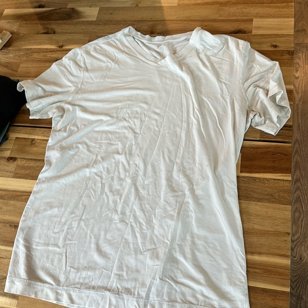 Men’s lululemon shirt